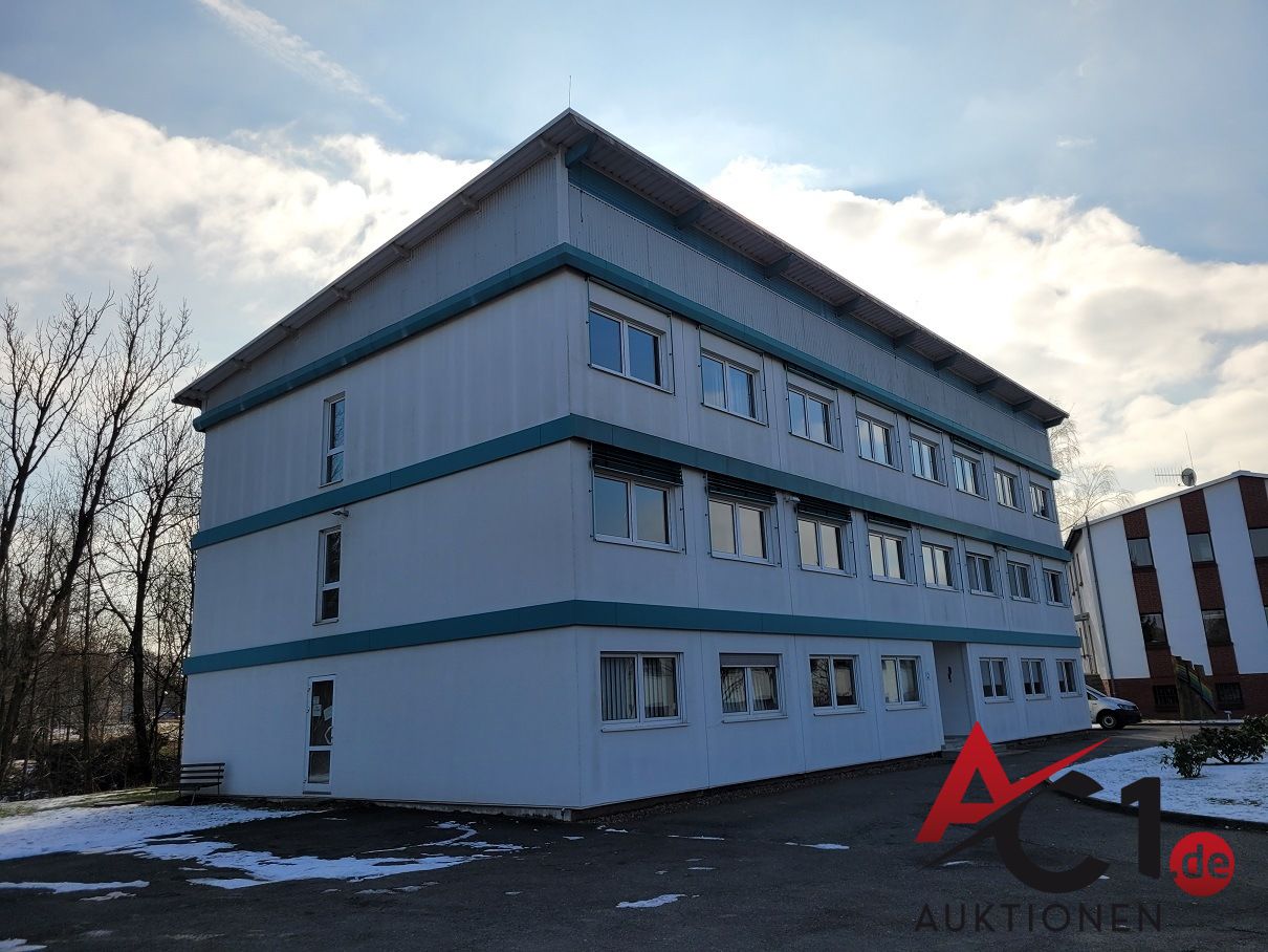 Behördenfahrzeuge und Industrieversteigerung Auktion April 2025