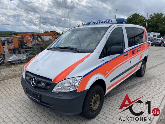 Bild MB Vito 116 CDI 4x4 So.KFZ Notarzteinsatzfahrzeug 5 Sitze